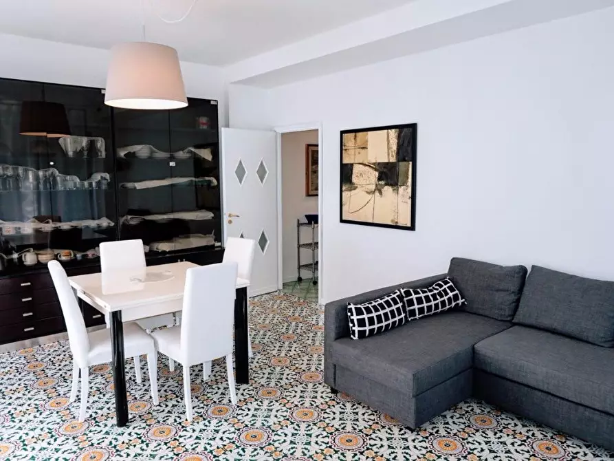 Immagine 2 di Appartamento in vendita  a Massa