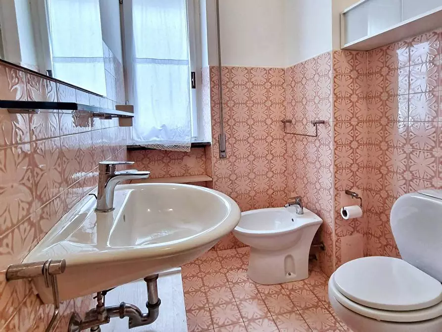 Immagine 21 di Appartamento in vendita  a Massa