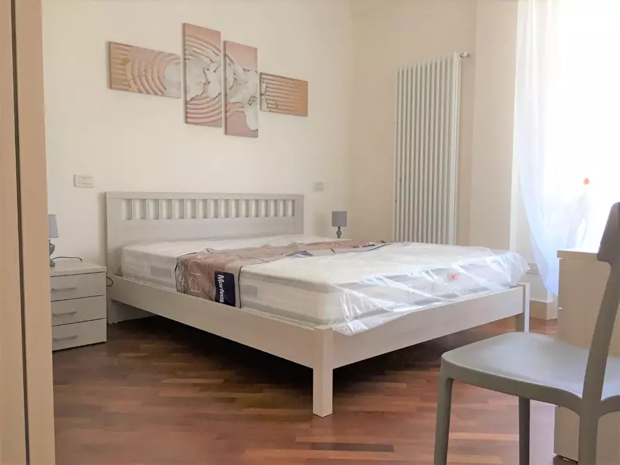 Immagine 8 di Appartamento in affitto  a Massa