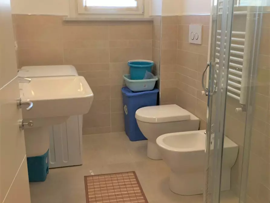 Immagine 11 di Appartamento in affitto  a Massa