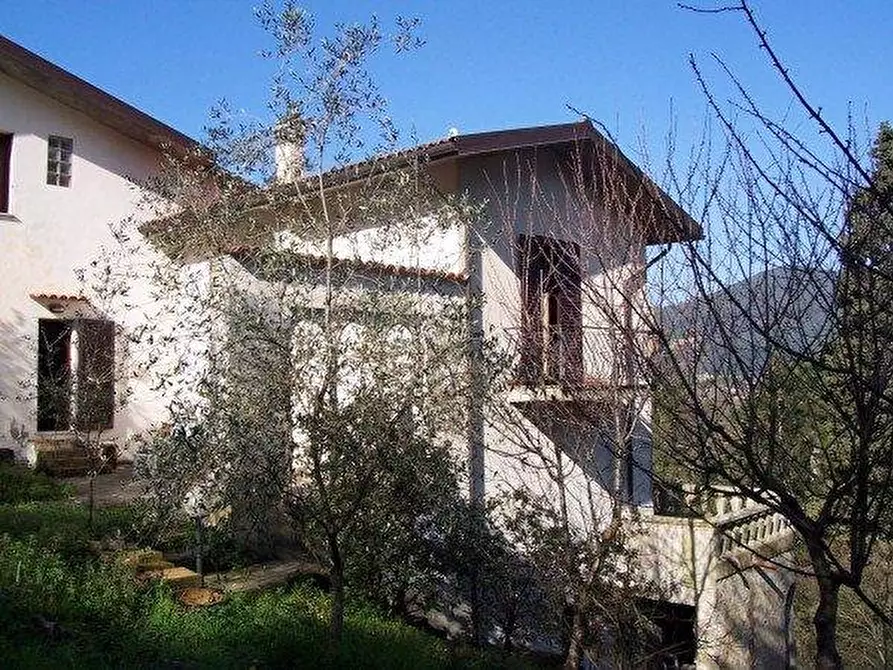 Immagine 2 di Villa in vendita  a San Giuliano Terme