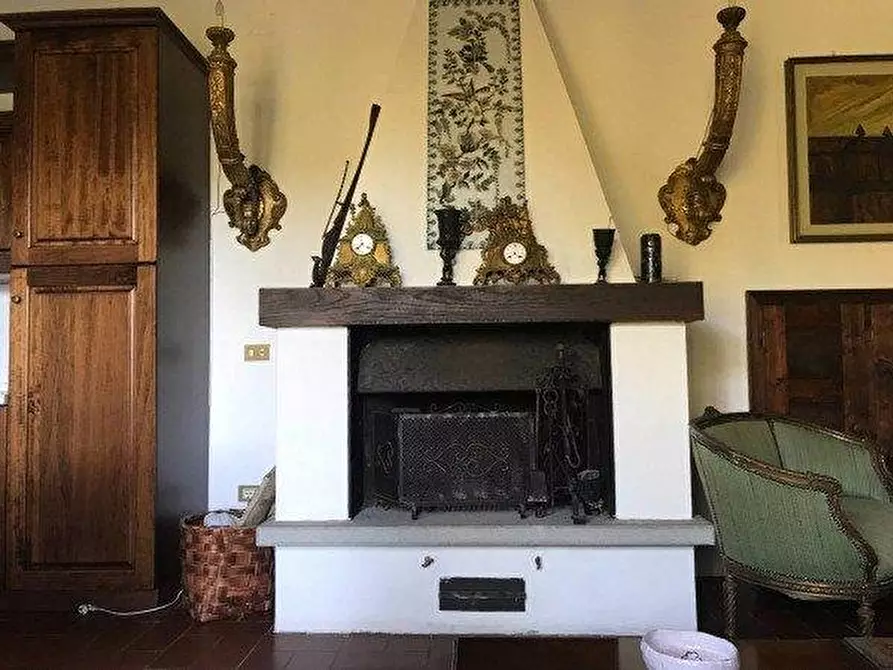 Immagine 10 di Villa in vendita  a San Giuliano Terme