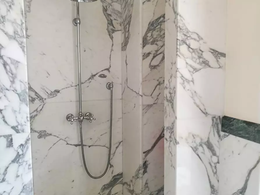 Immagine 8 di Appartamento in vendita  a Massa