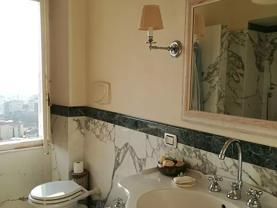 Immagine 5 di Appartamento in vendita  a Massa