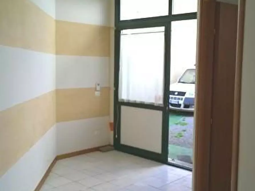 Immagine 8 di Capannone industriale in affitto  a Ponsacco