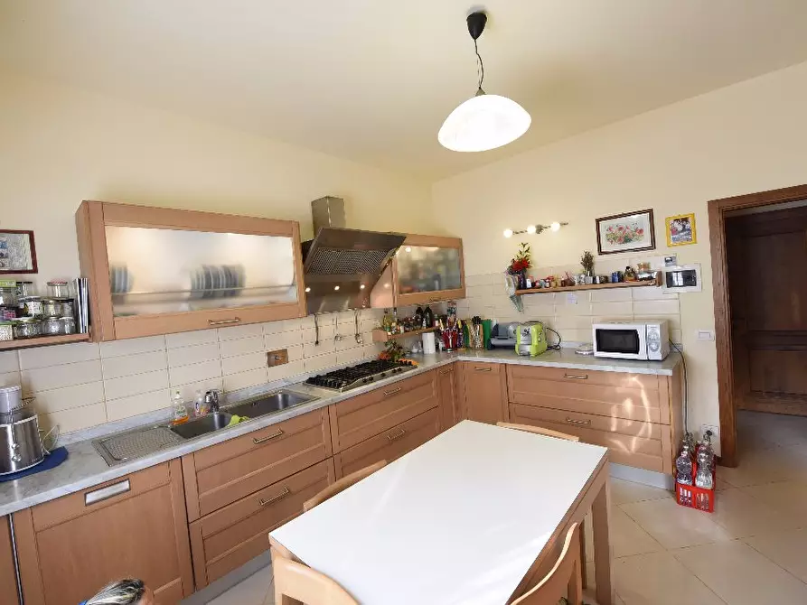 Immagine 11 di Casa bifamiliare in vendita  a Casole D'elsa