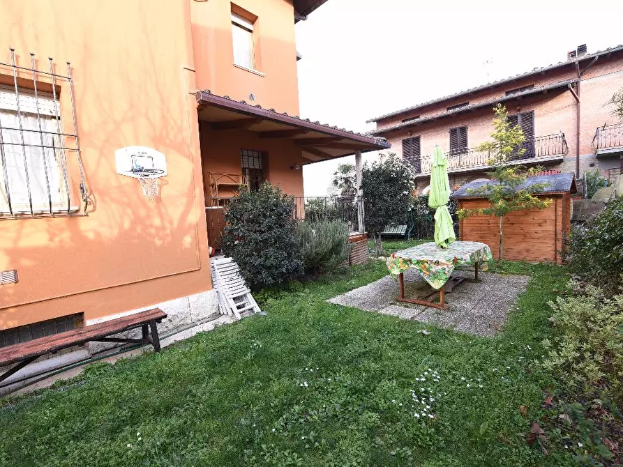 Immagine 5 di Casa bifamiliare in vendita  a Casole D'elsa