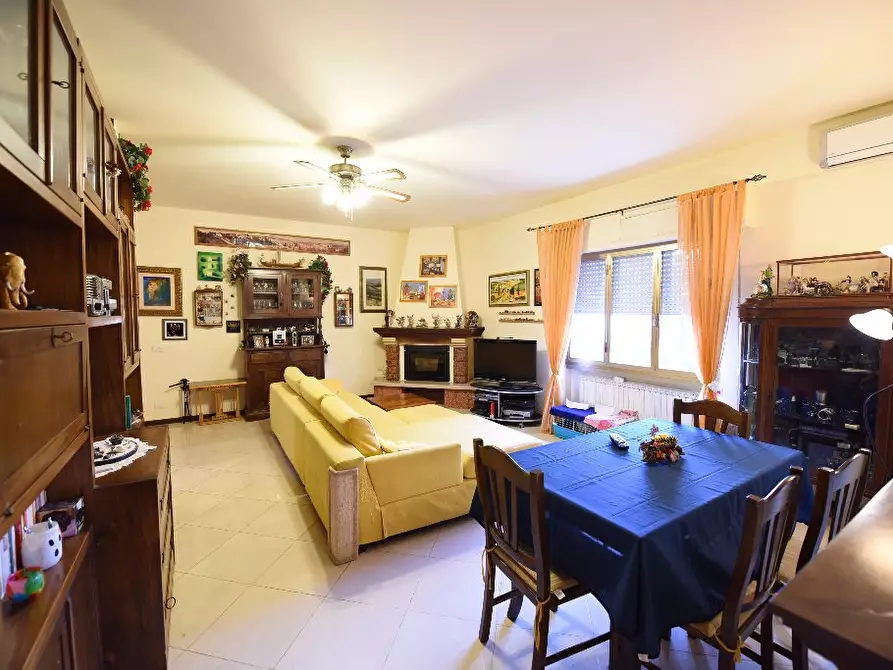 Immagine 10 di Casa bifamiliare in vendita  a Casole D'elsa