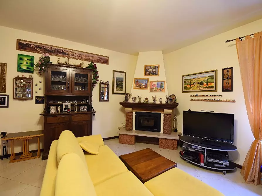 Immagine 15 di Casa bifamiliare in vendita  a Casole D'elsa