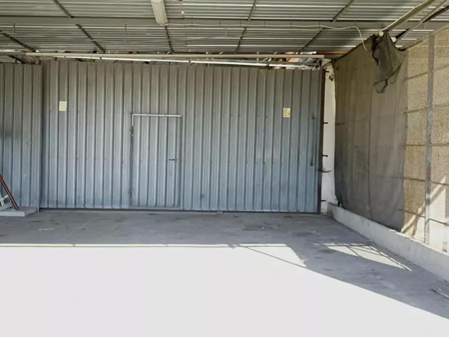 Immagine 3 di Magazzino in affitto  a San Giuliano Terme