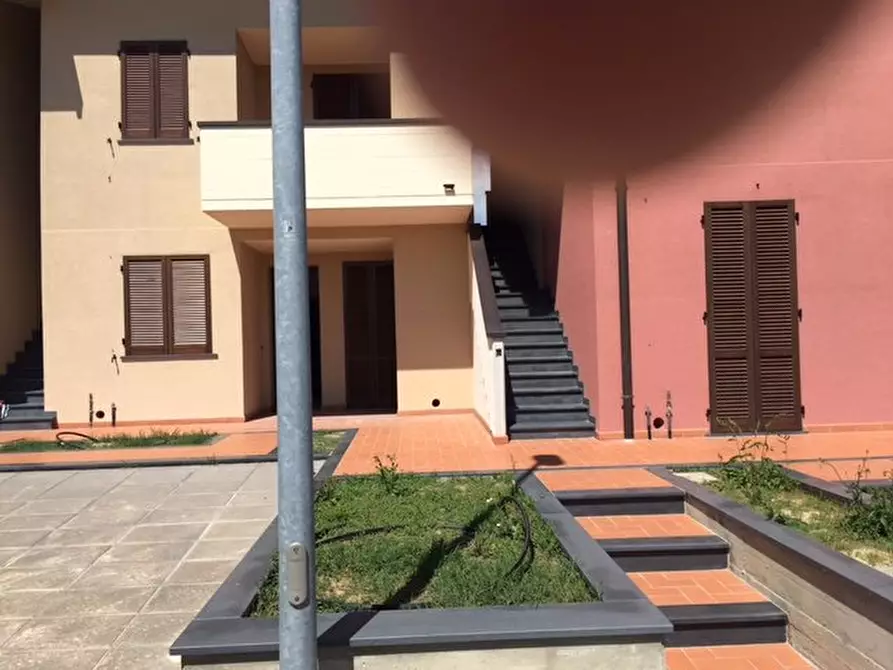 Immagine 13 di Appartamento in vendita  a Pontedera