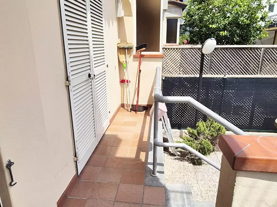 Immagine 13 di Villetta a schiera in vendita  a Viareggio