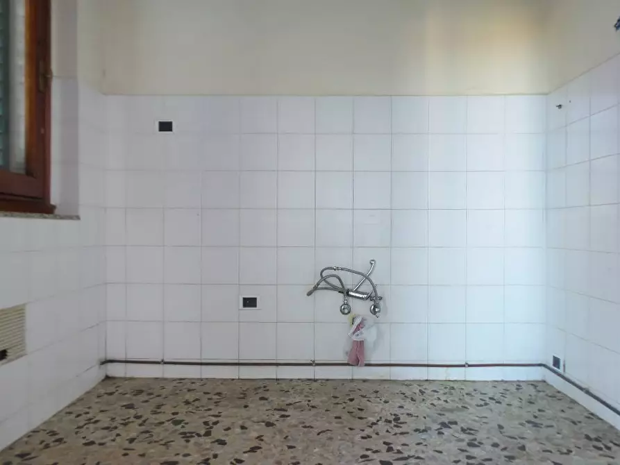 Immagine 28 di Appartamento in vendita  a Empoli