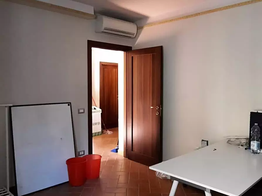 Immagine 13 di Ufficio in affitto  a Pisa