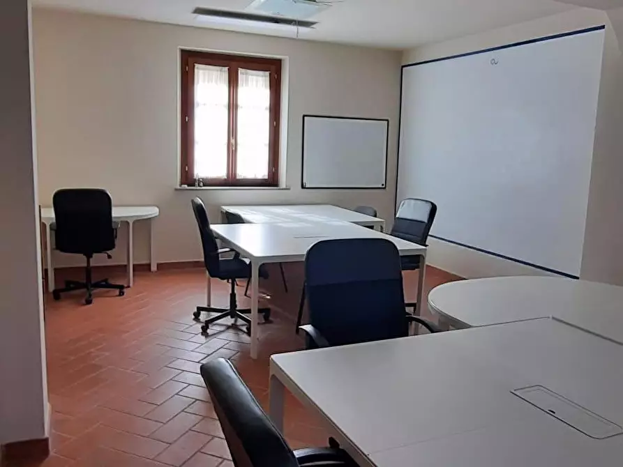 Immagine 20 di Ufficio in affitto  a Pisa