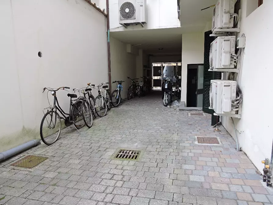 Immagine 7 di Ufficio in affitto  a Pisa