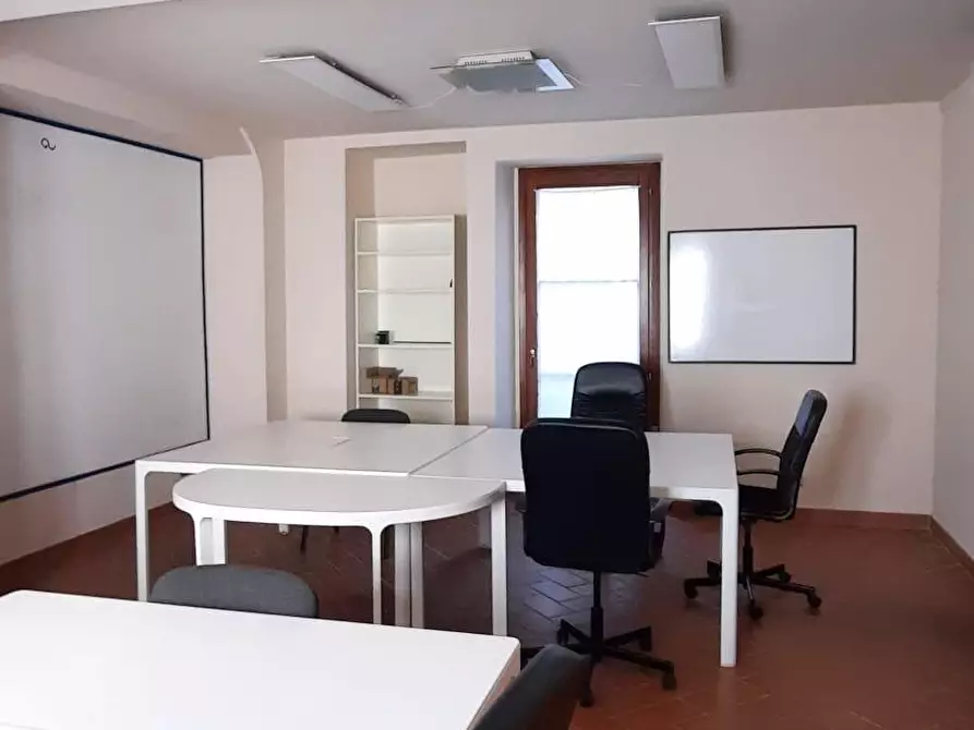 Immagine 18 di Ufficio in affitto  a Pisa