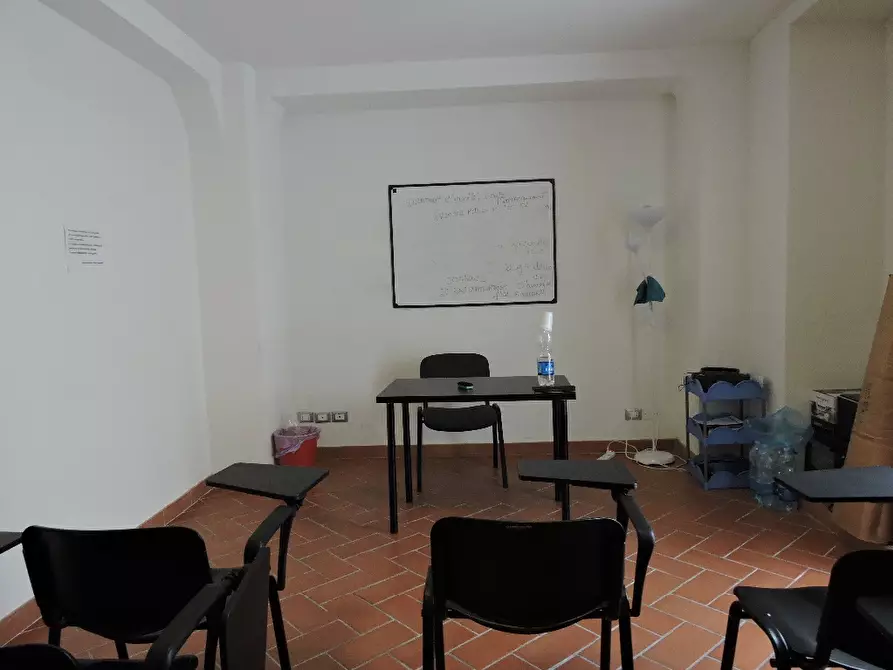 Immagine 4 di Ufficio in affitto  a Pisa