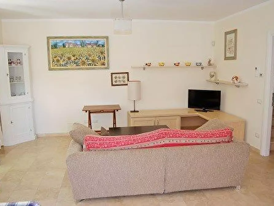 Immagine 6 di Casa trifamiliare in vendita  a Montignoso