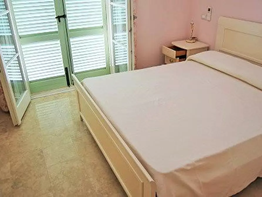 Immagine 16 di Casa trifamiliare in vendita  a Montignoso