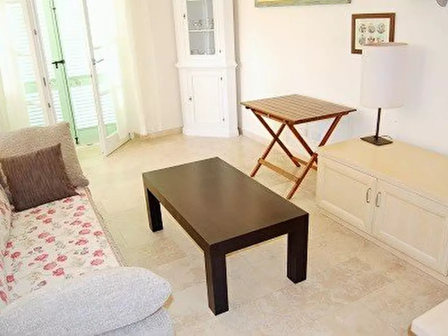 Immagine 9 di Casa trifamiliare in vendita  a Montignoso