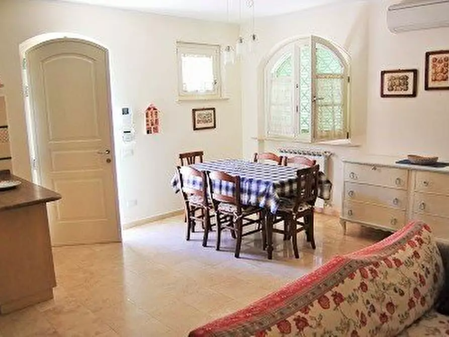 Immagine 8 di Casa trifamiliare in vendita  a Montignoso