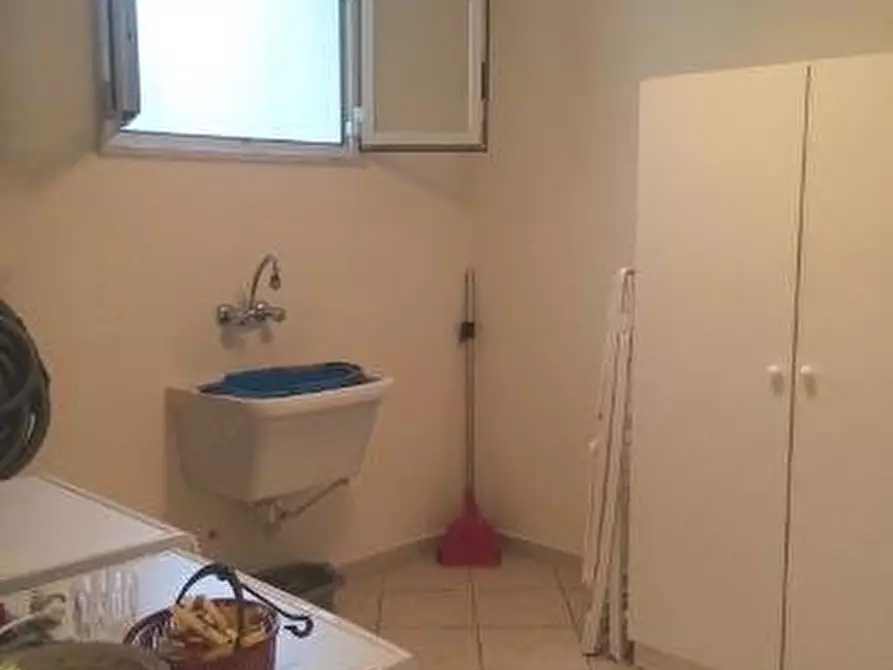 Immagine 14 di Casa trifamiliare in vendita  a Massa