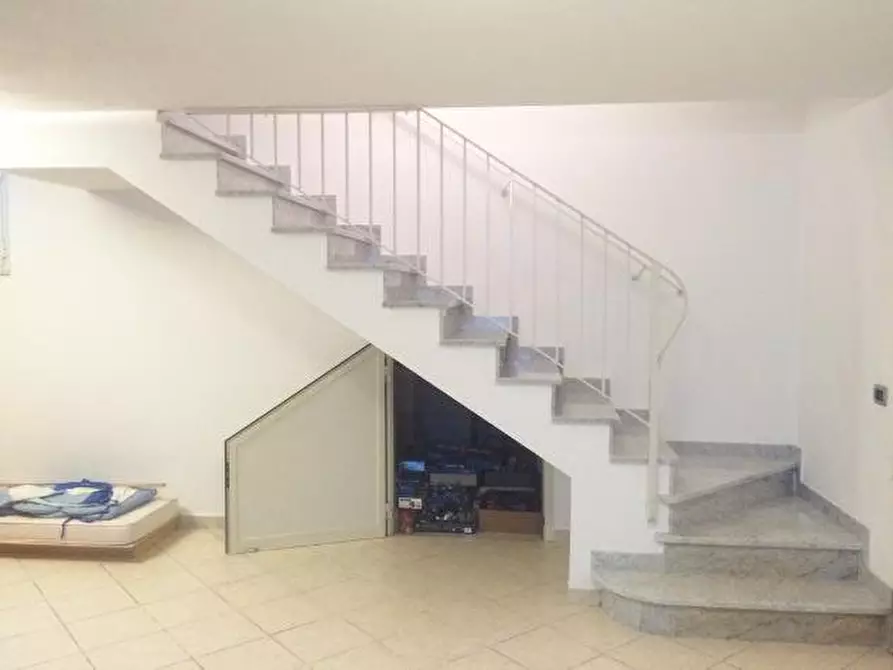 Immagine 13 di Casa trifamiliare in vendita  a Massa