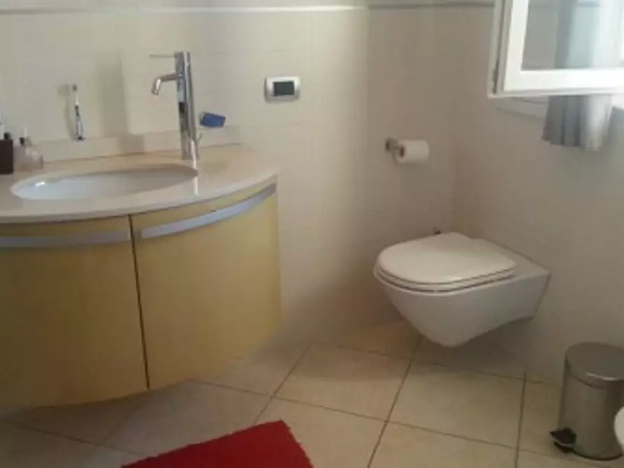 Immagine 4 di Casa trifamiliare in vendita  a Massa