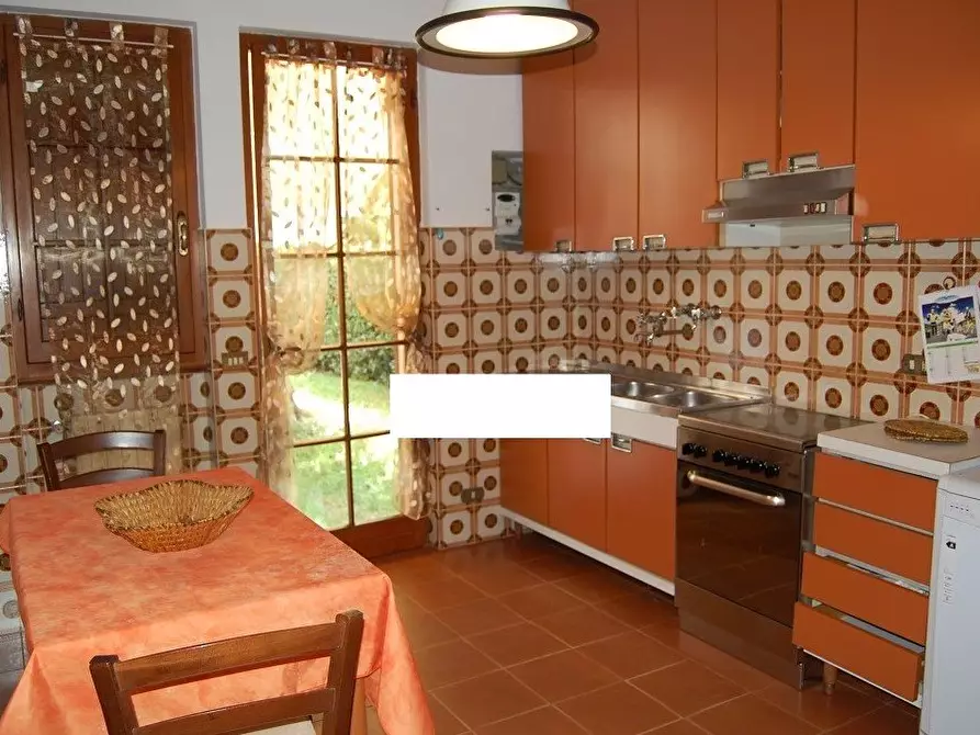 Immagine 7 di Casa bifamiliare in vendita  a Montignoso