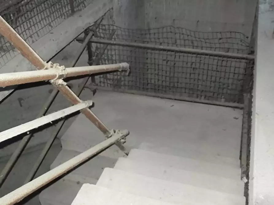 Immagine 4 di Locale commerciale in affitto  a Lucca