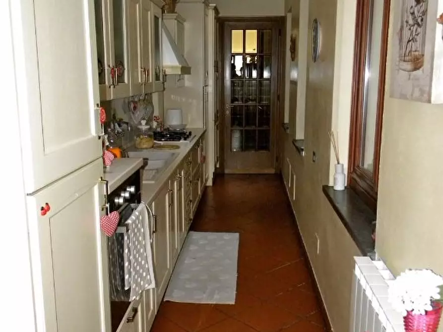 Immagine 13 di Capannone industriale in vendita  a Pisa