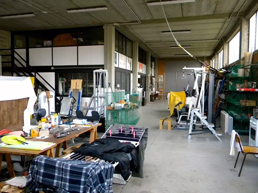 Immagine 18 di Capannone industriale in vendita  a Pisa