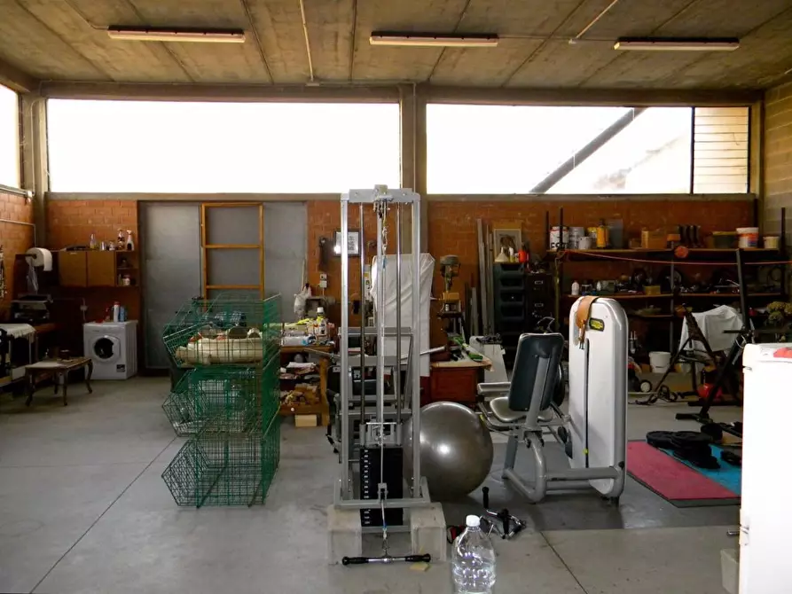 Immagine 17 di Capannone industriale in vendita  a Pisa