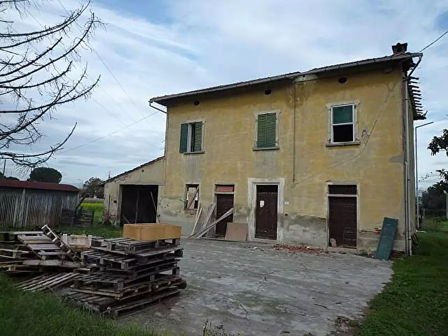 Immagine 1 di Casa colonica in vendita  a Castelfranco Di Sotto