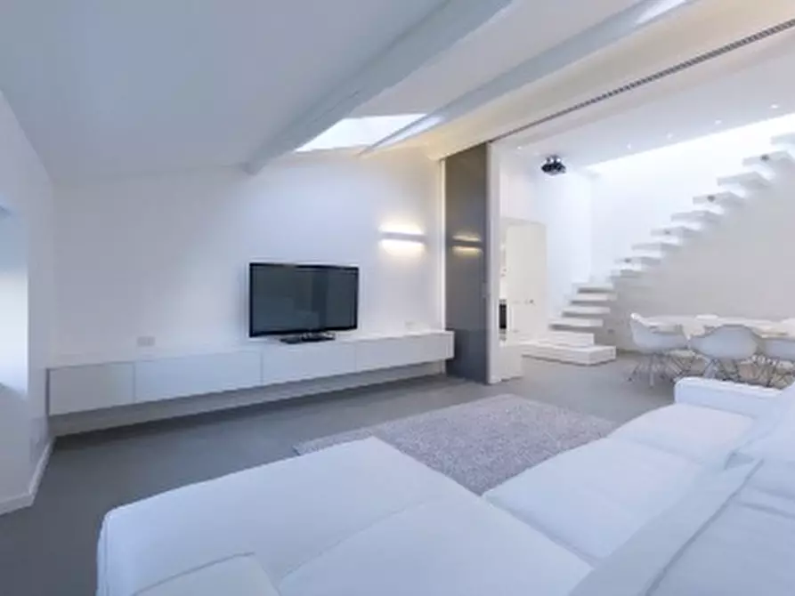 Immagine 6 di Mansarda in vendita  a Forte Dei Marmi