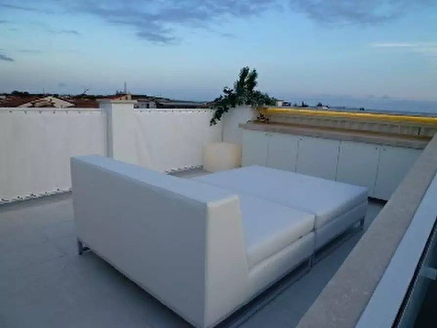 Immagine 12 di Mansarda in vendita  a Forte Dei Marmi