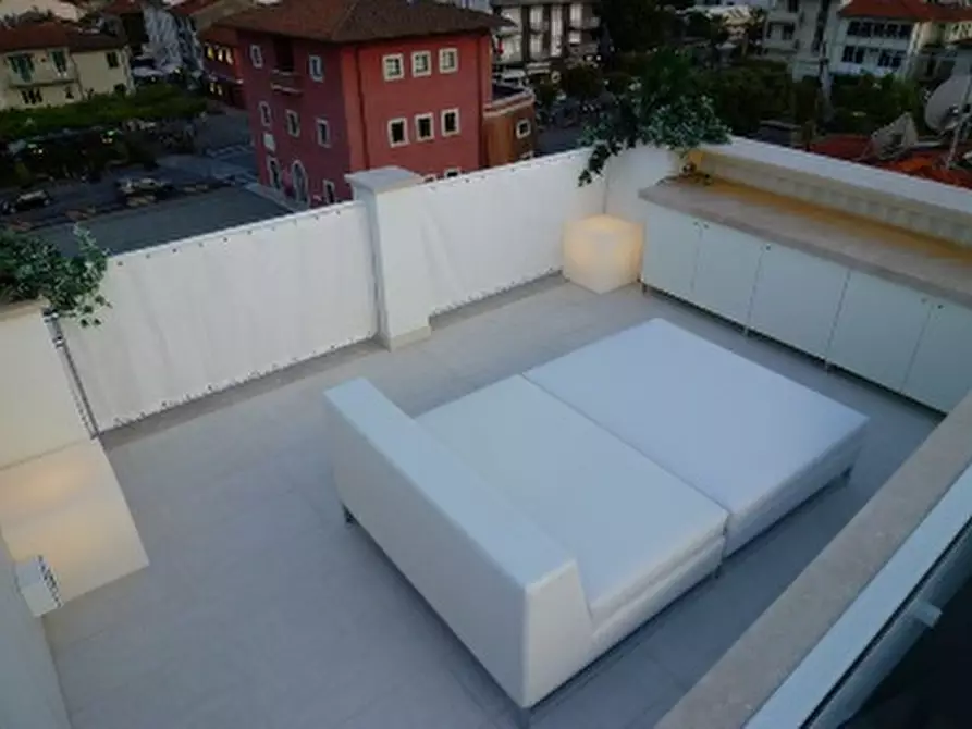 Immagine 13 di Mansarda in vendita  a Forte Dei Marmi