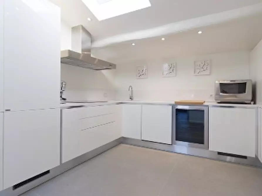 Immagine 3 di Mansarda in vendita  a Forte Dei Marmi