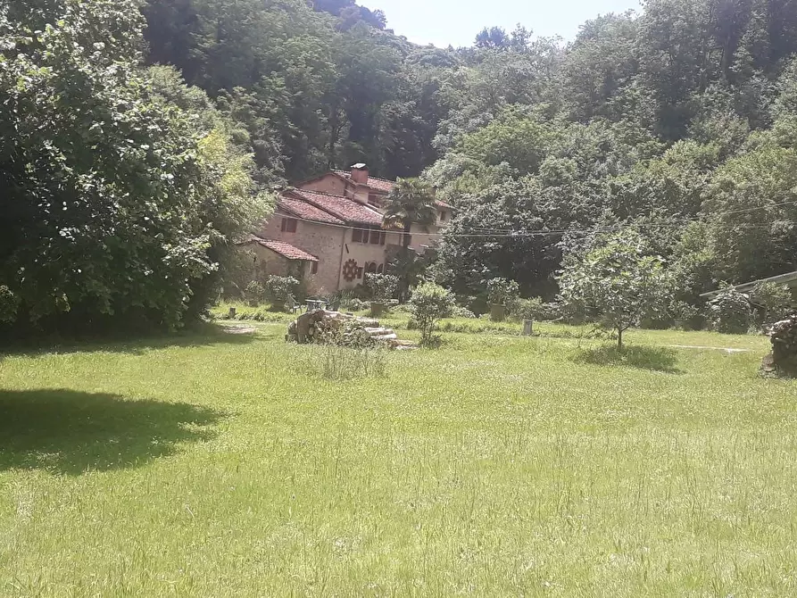 Immagine 62 di Rustico / casale in vendita  a Camaiore