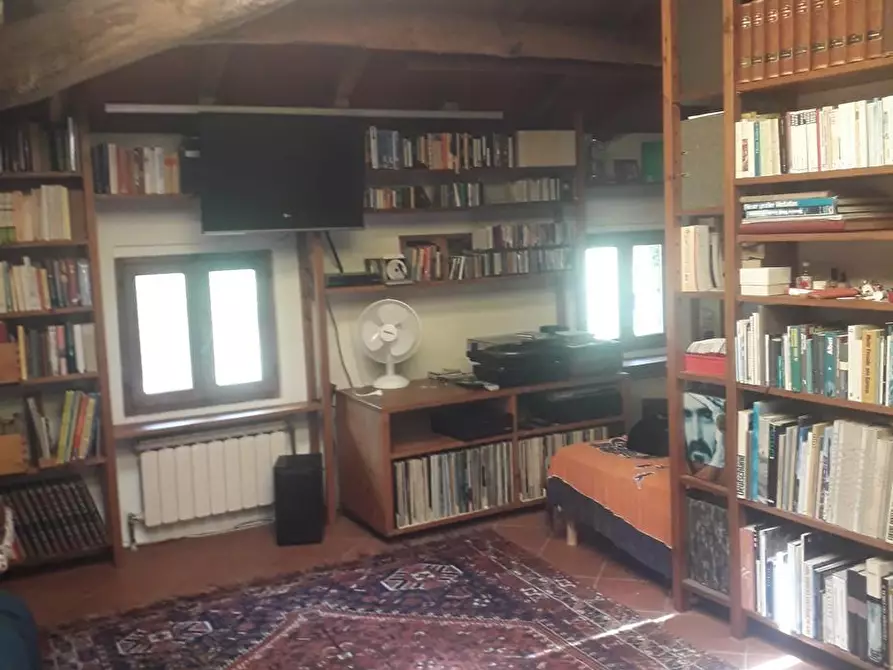 Immagine 57 di Rustico / casale in vendita  a Camaiore