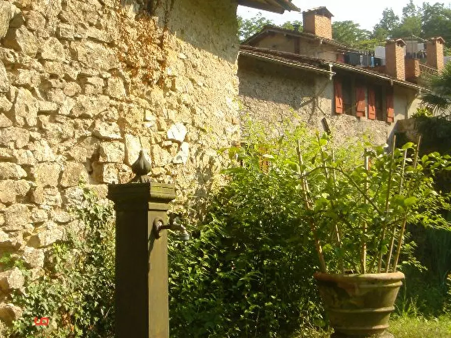 Immagine 23 di Rustico / casale in vendita  a Camaiore