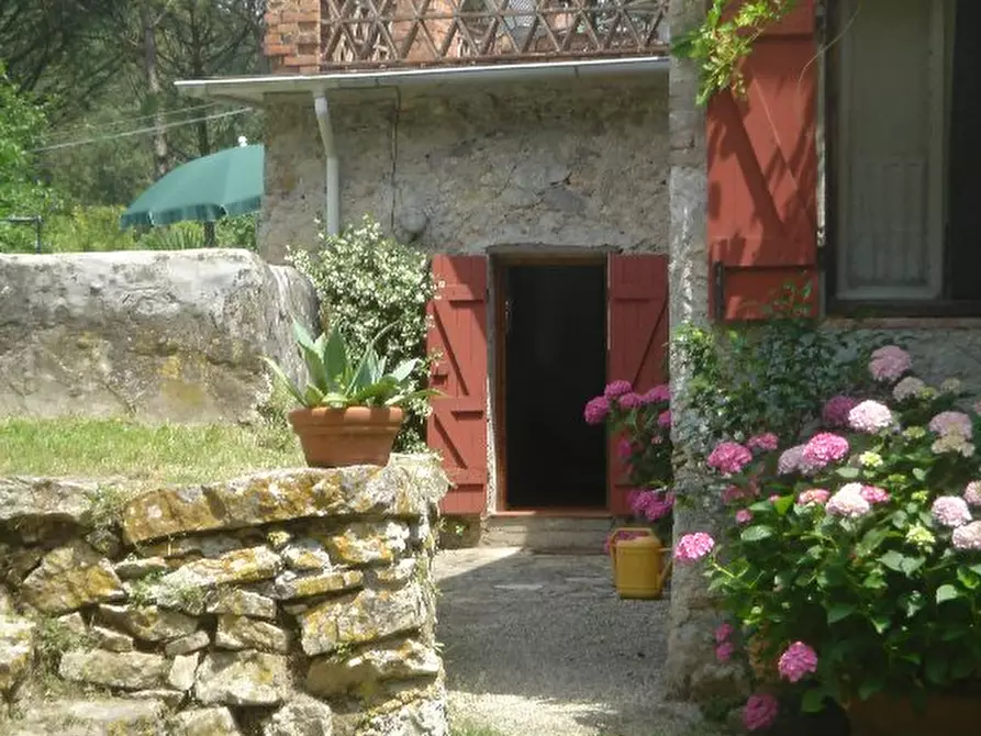 Immagine 24 di Rustico / casale in vendita  a Camaiore
