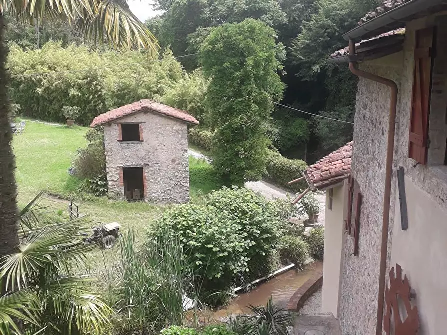 Immagine 39 di Rustico / casale in vendita  a Camaiore