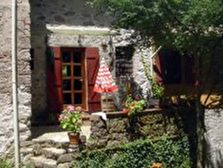 Immagine 11 di Rustico / casale in vendita  a Camaiore