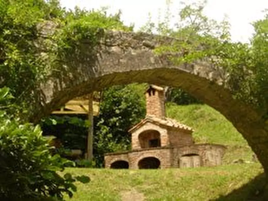 Immagine 6 di Rustico / casale in vendita  a Camaiore