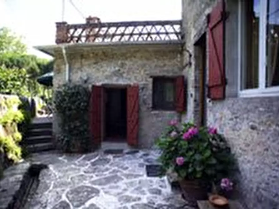 Immagine 25 di Rustico / casale in vendita  a Camaiore