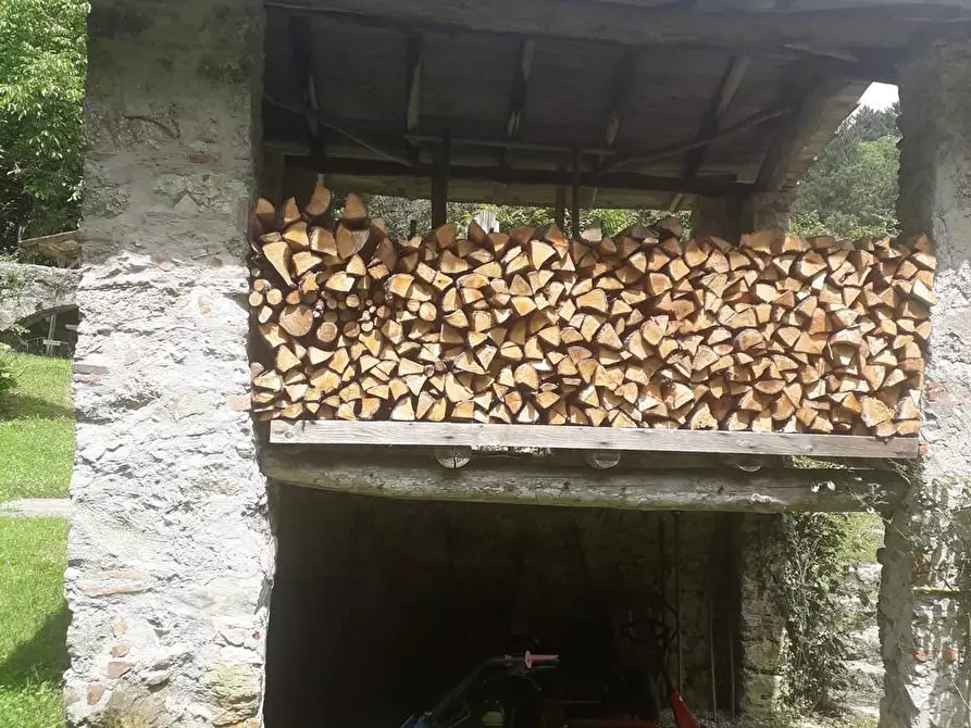 Immagine 47 di Rustico / casale in vendita  a Camaiore