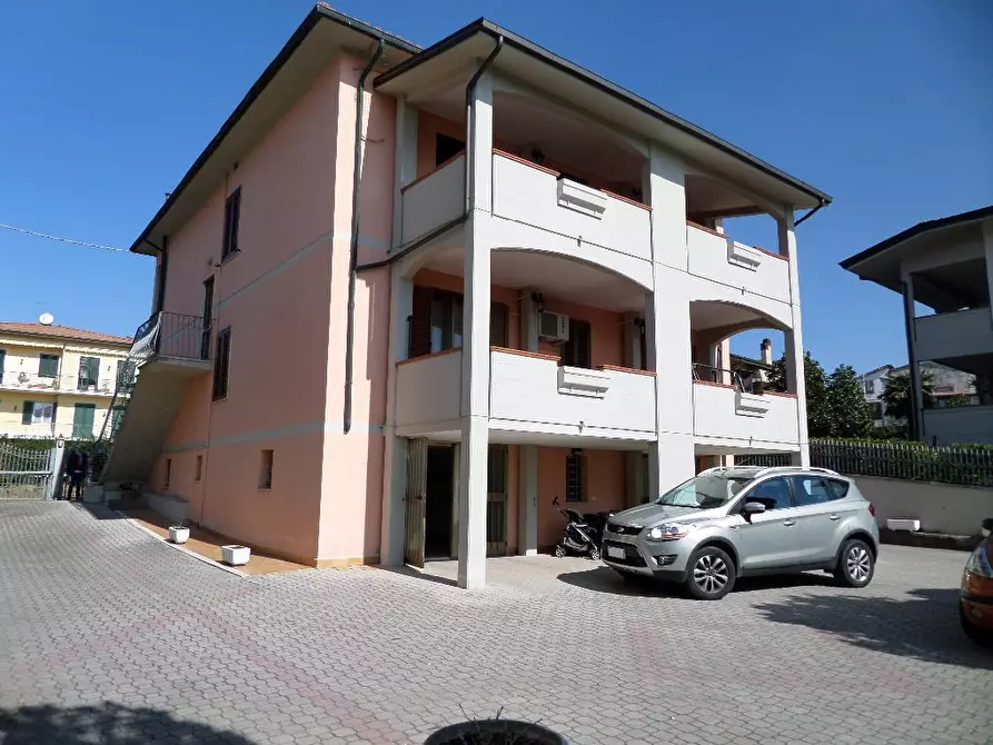 Immagine 10 di Appartamento in vendita  a Montopoli In Val D'arno