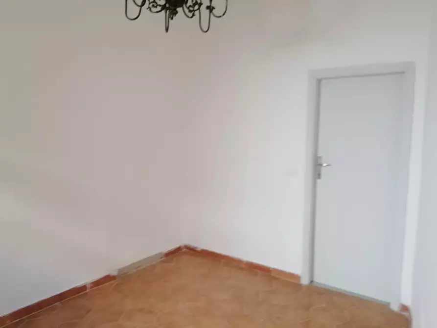 Immagine 1 di Casa semindipendente in vendita  a Carrara